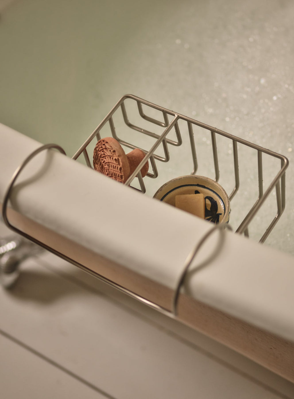 Bilton Bath Caddy, Matt Nickel