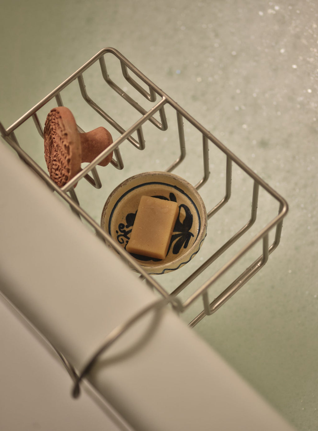 Bilton Bath Caddy, Matt Nickel