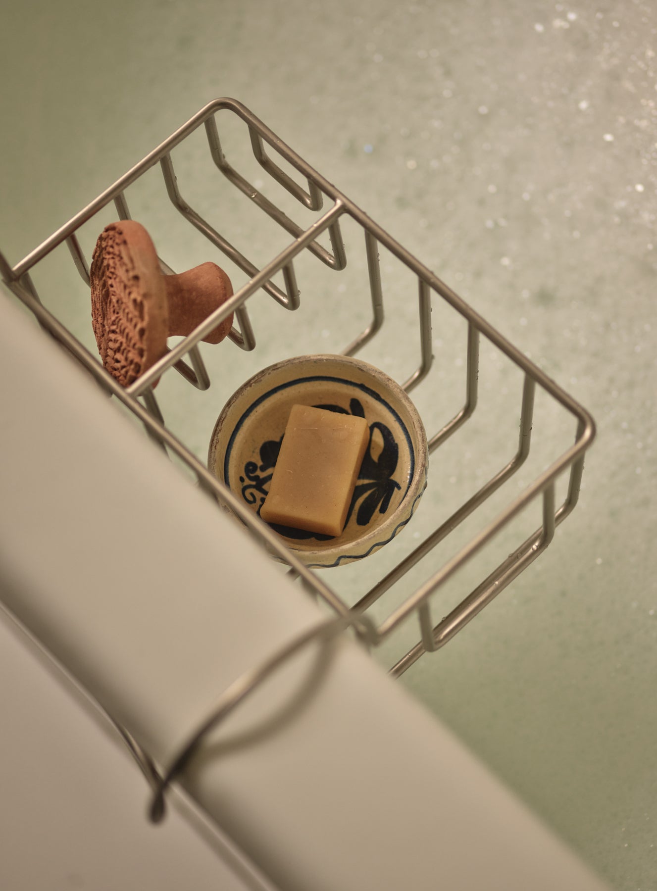 Bilton Bath Caddy, Matt Nickel