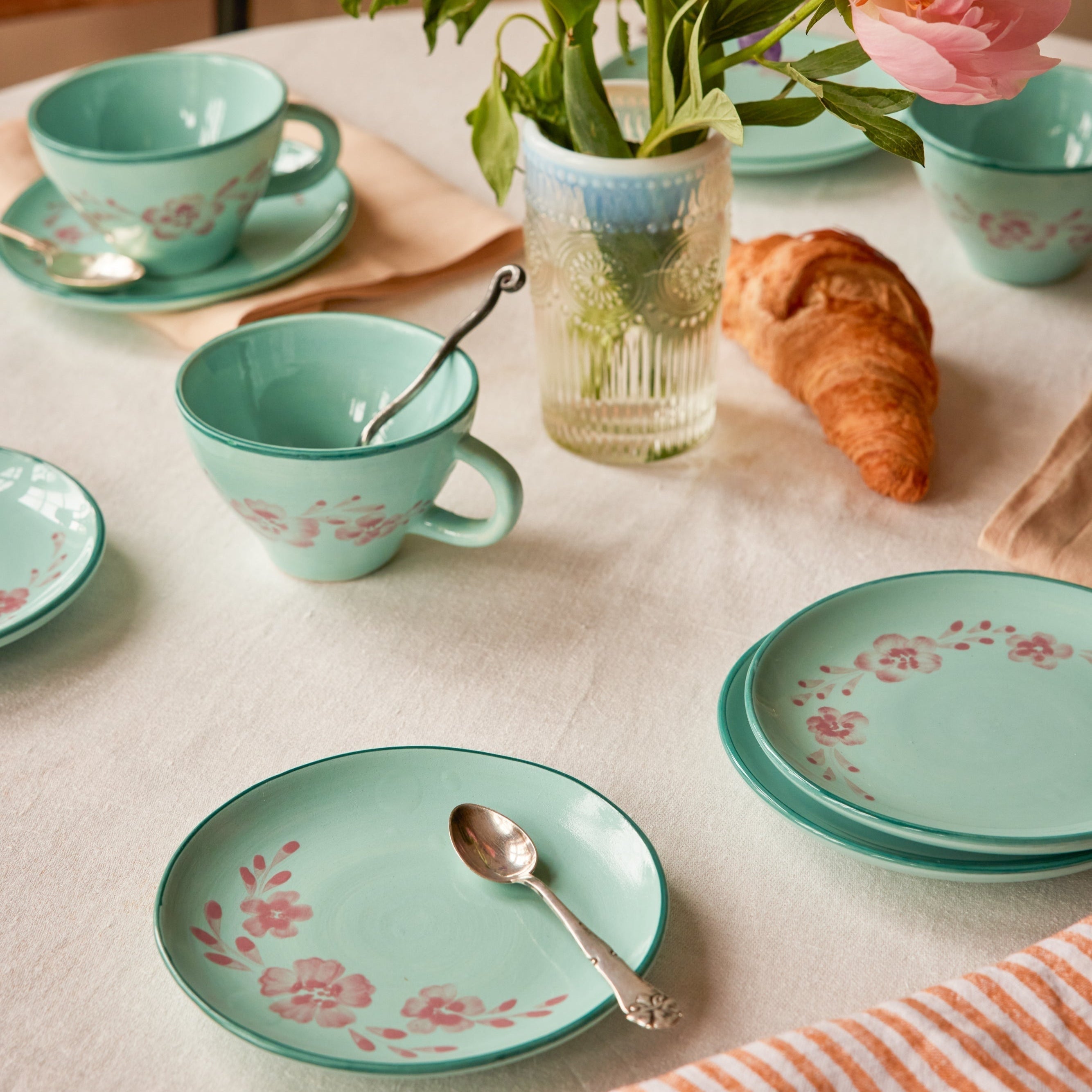 Ceramic Cake Plate with Hand-painted Flower Vine
