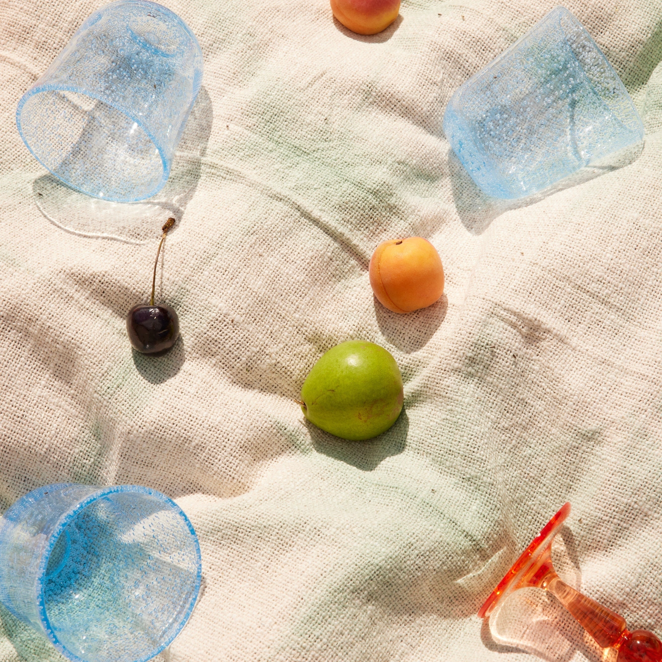 Acrylic Tumbler in Bubble Design - 410ml