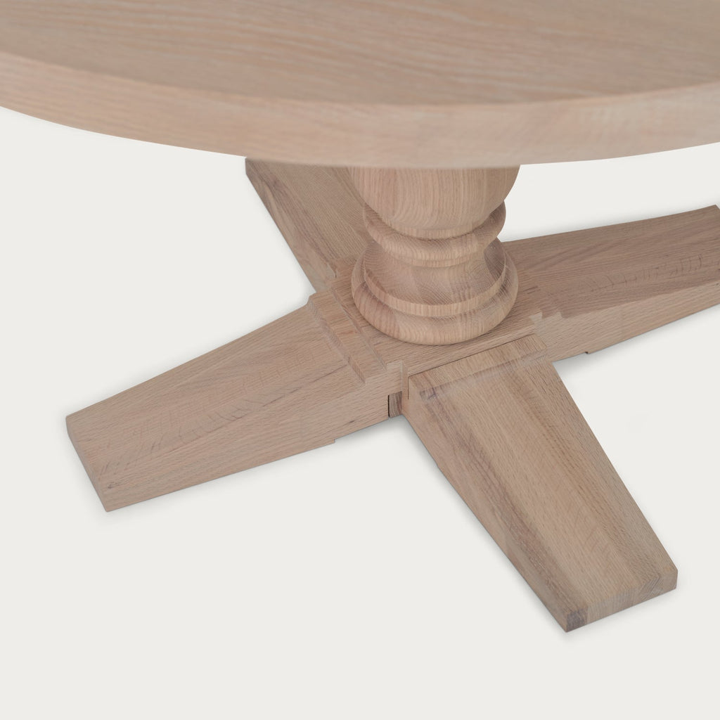 Balmoral 4 Seater Round Oak Dining Table