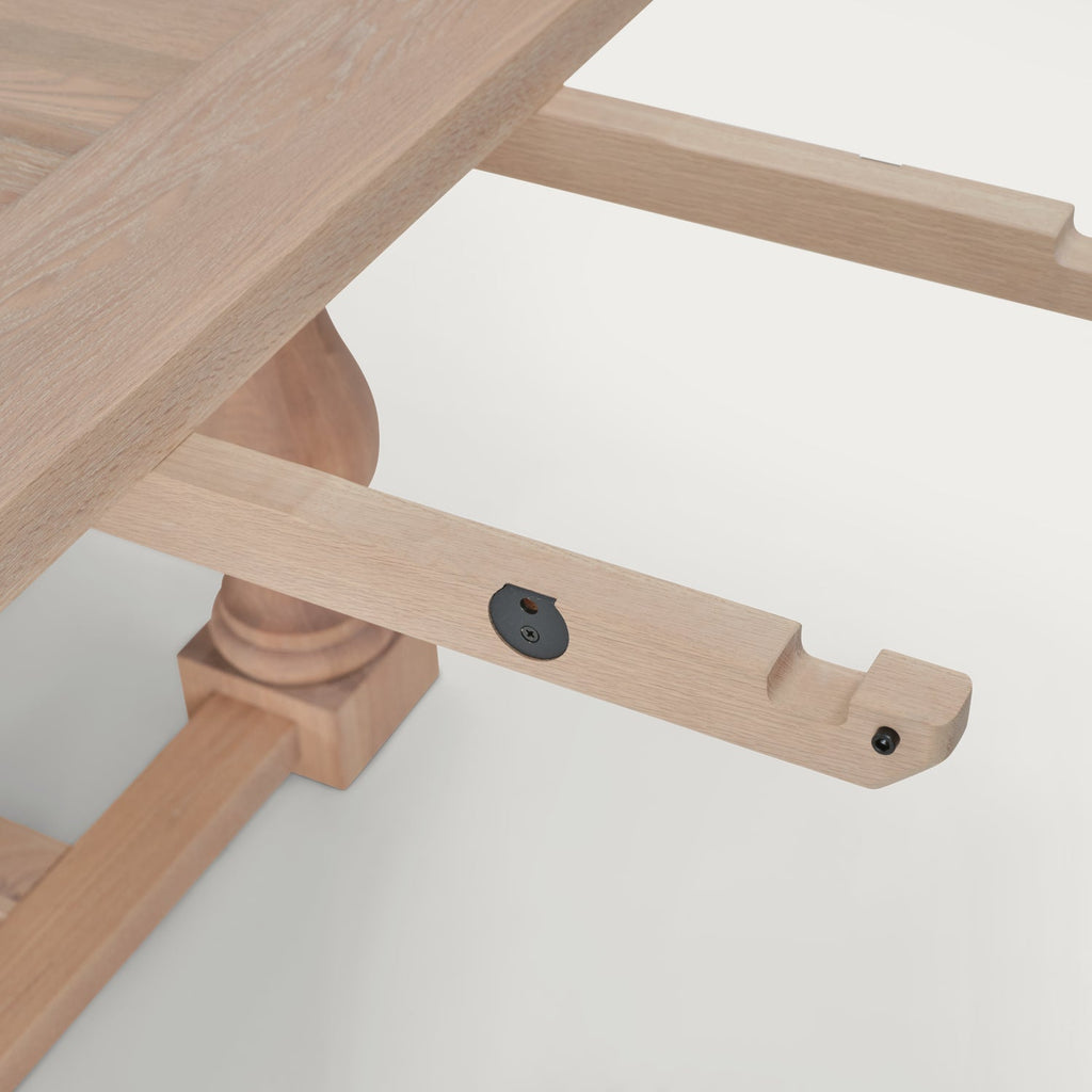 Balmoral 6-10 Seater Extendable Oak Dining Table