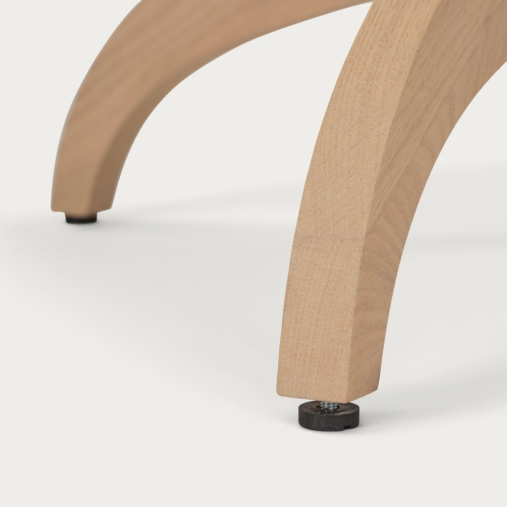 Sheldrake 4 Seater Round Oak Dining Table