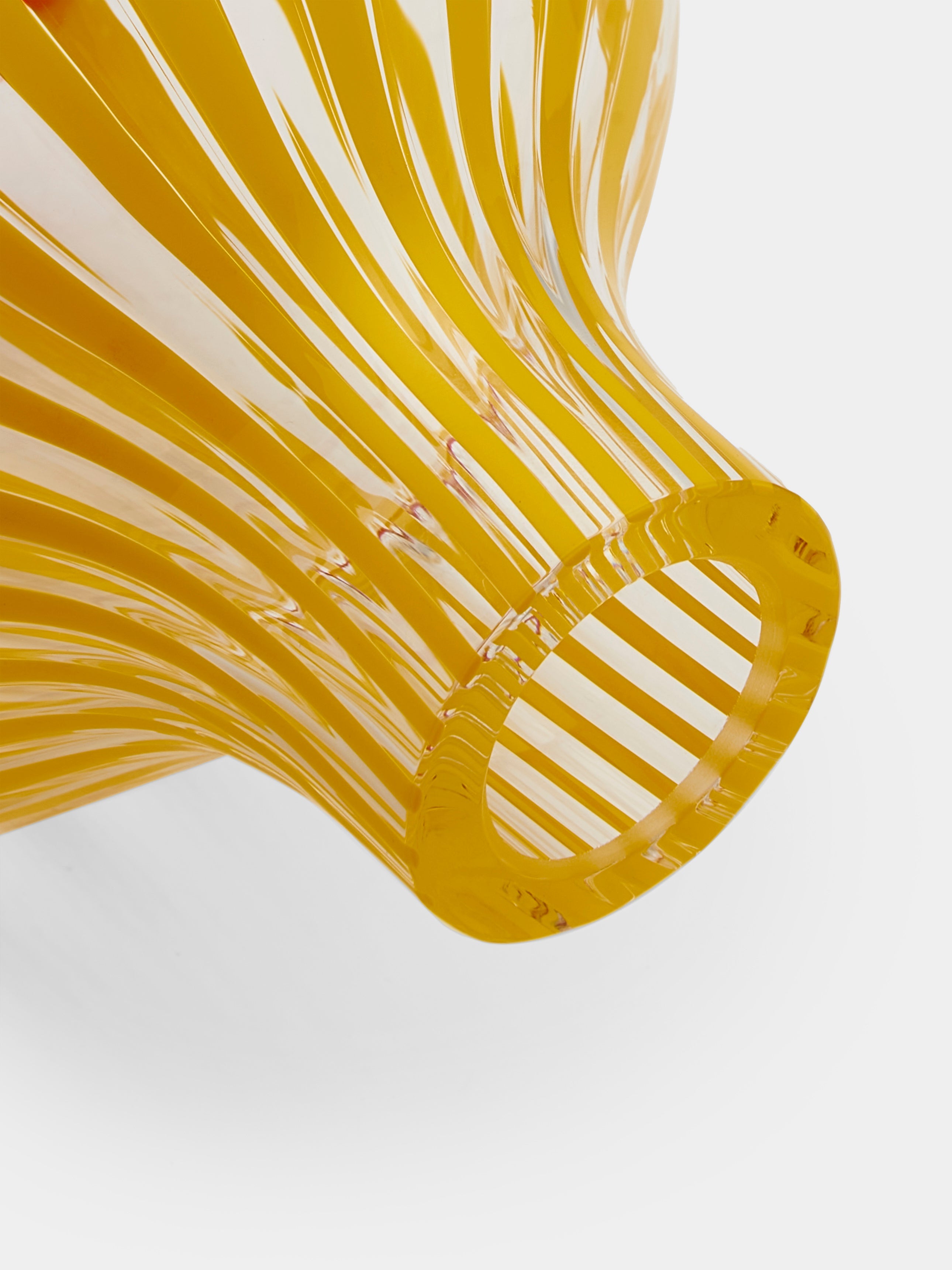 Hand-Blown Murano Glass Bud Vase (7in/18cm)