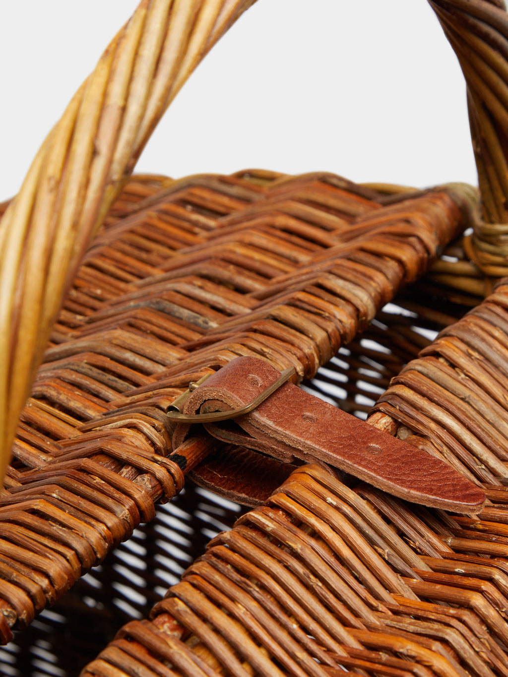 Handwoven Willow Shooter Picnic Basket