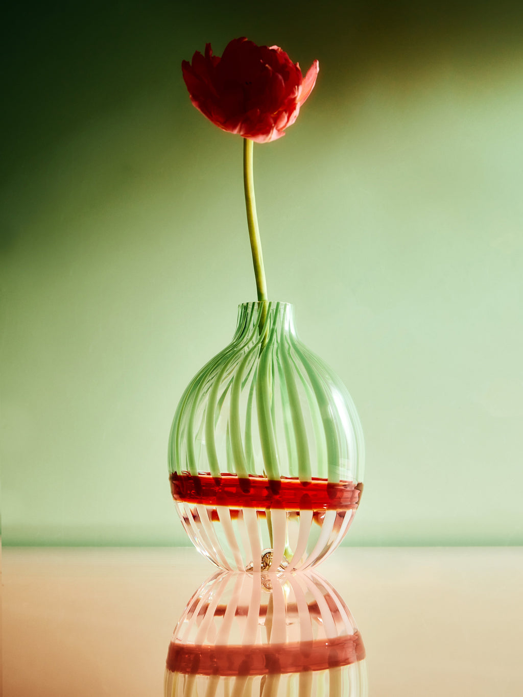 Hand-Blown Murano Glass Bud Vase (7in/18cm)