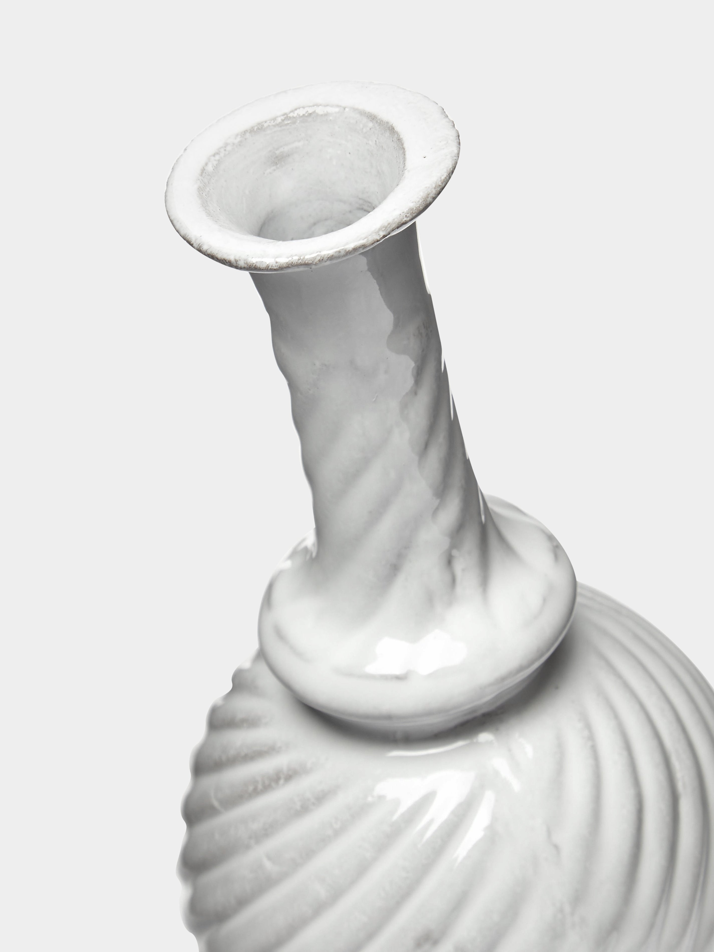 Peggy Soliflore Hand-Glazed Ceramic Round Bud Vase (8in/21cm)