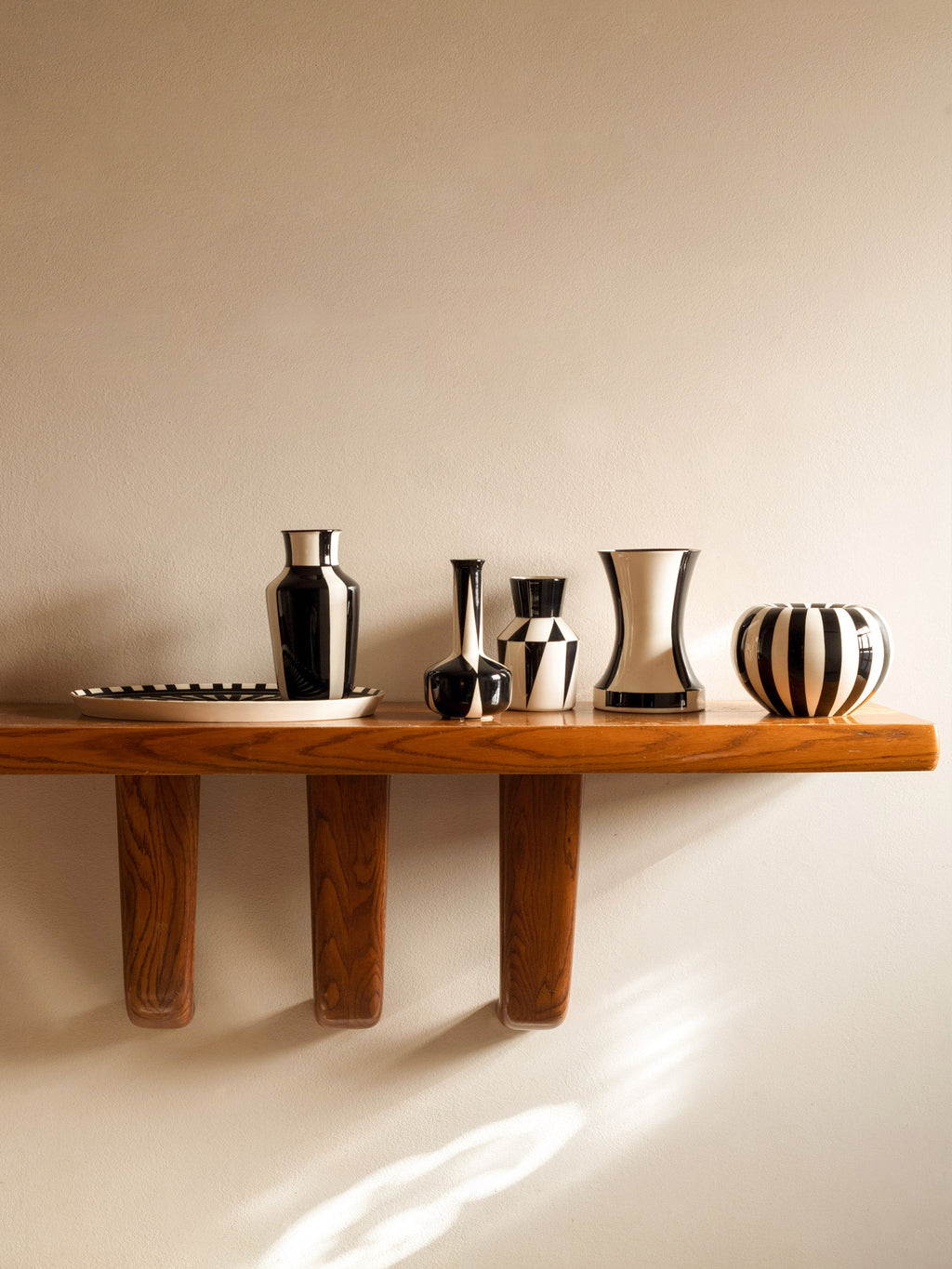 Ritzen Hand-Painted Ceramic Vase (7in/18cm)