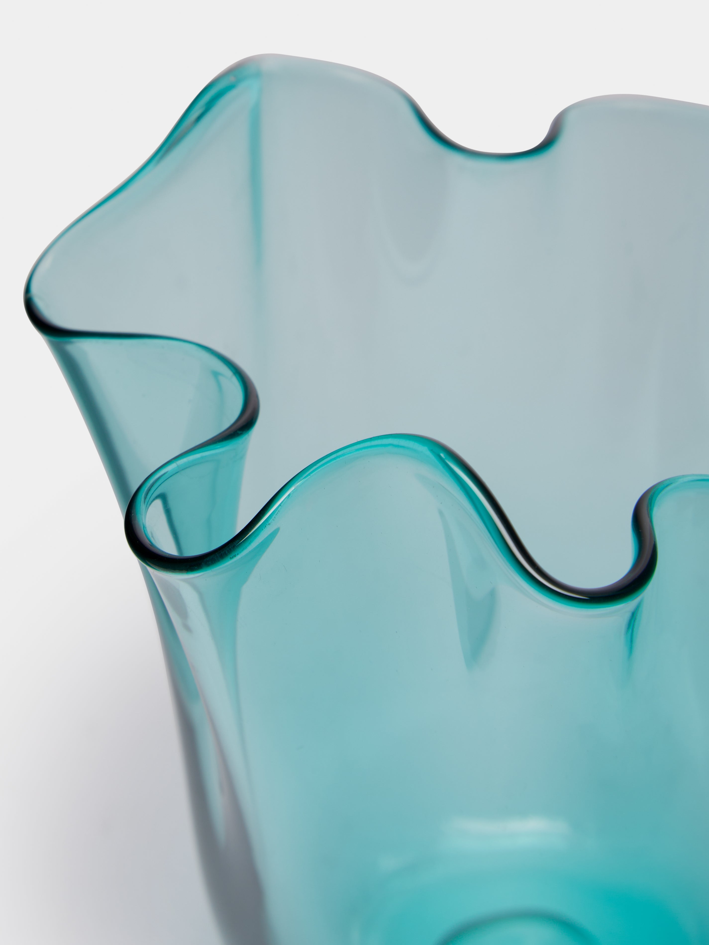 Fazzoletto Hand-Blown Murano Glass Vase (5.5in/13.5cm)