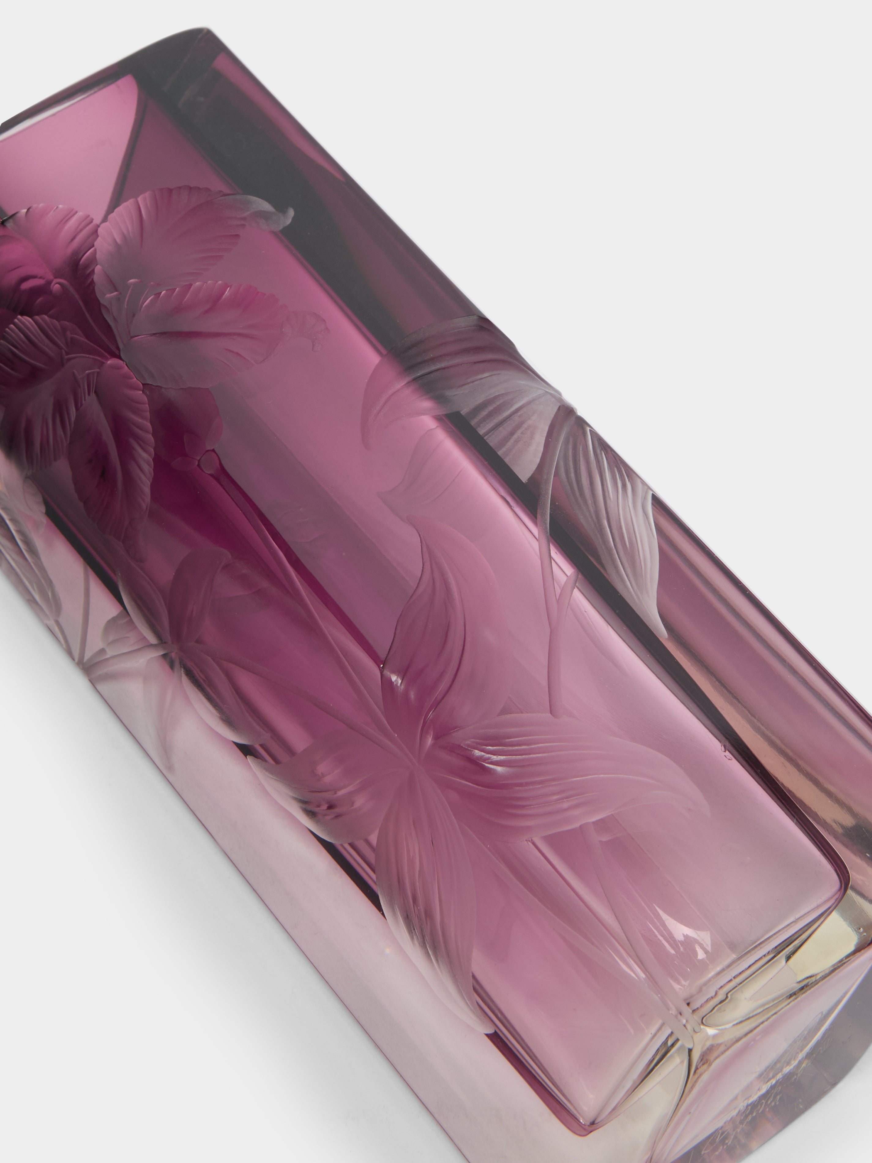 1900s Moser Hand-Engraved Cut Crystal Vase (8in/21cm)