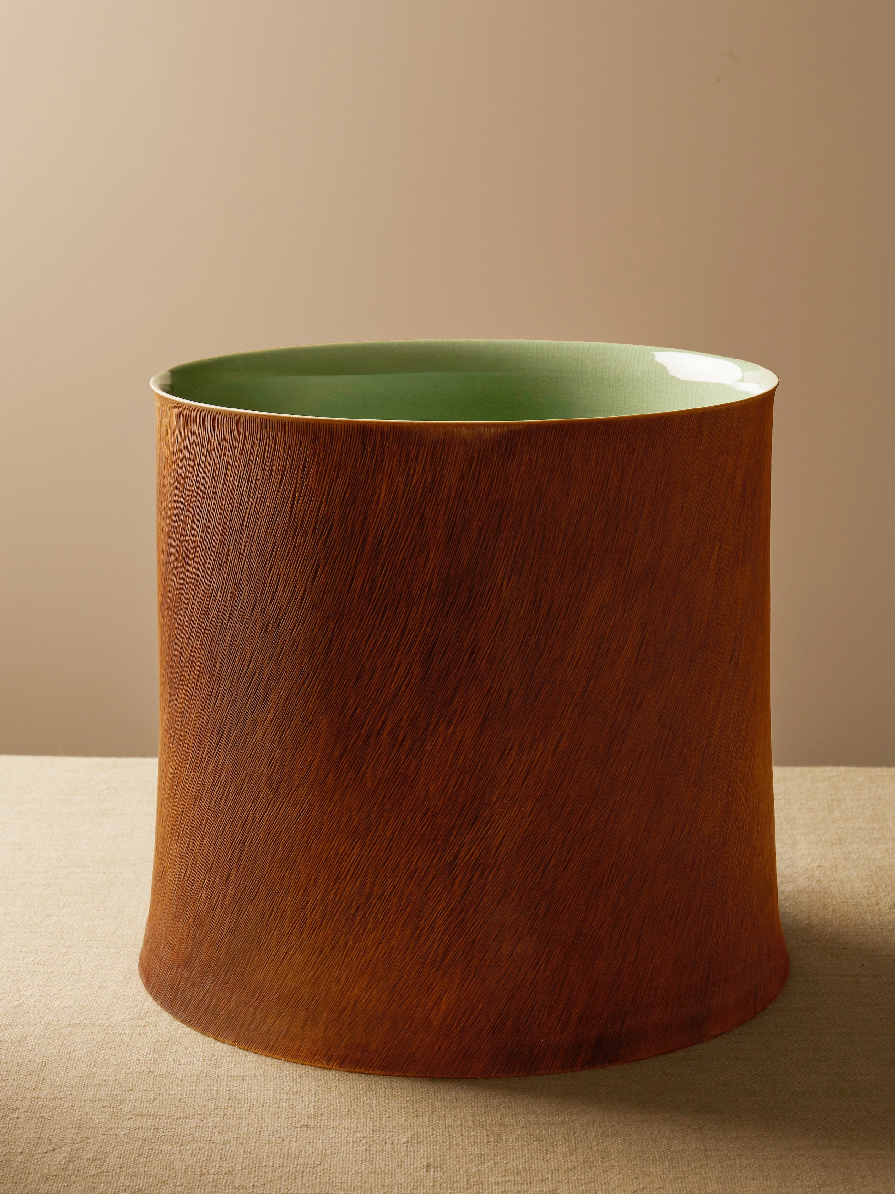 Comb Pattern Celadon Vase (13.5in/35cm)