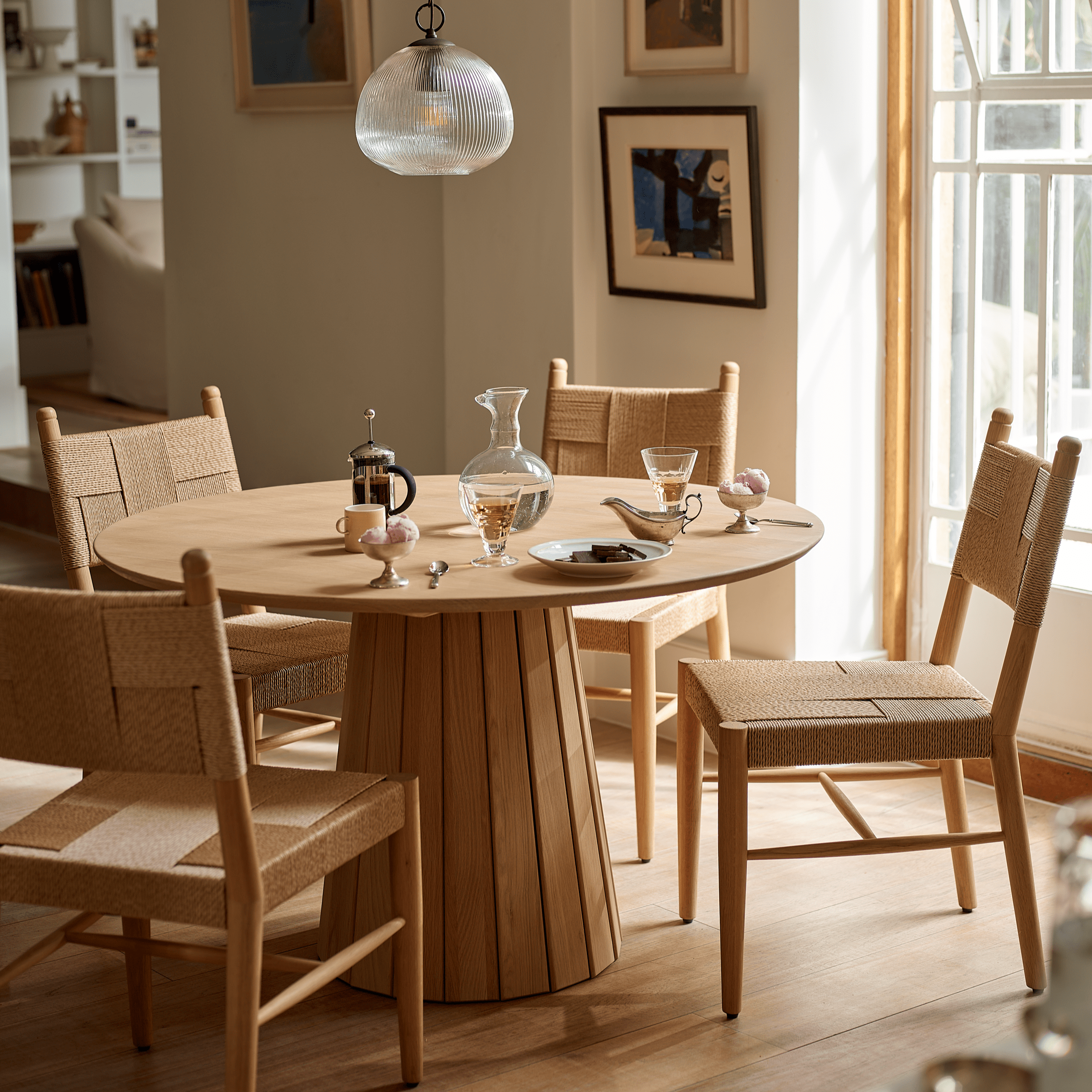 Stratford 4 Seater Round Oak Dining Table
