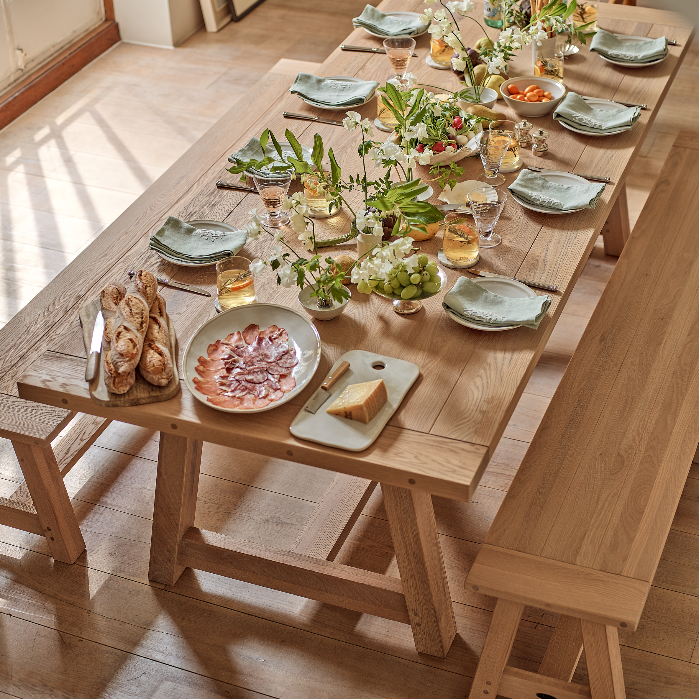 Arundel 8 Seater Oak Dining Table