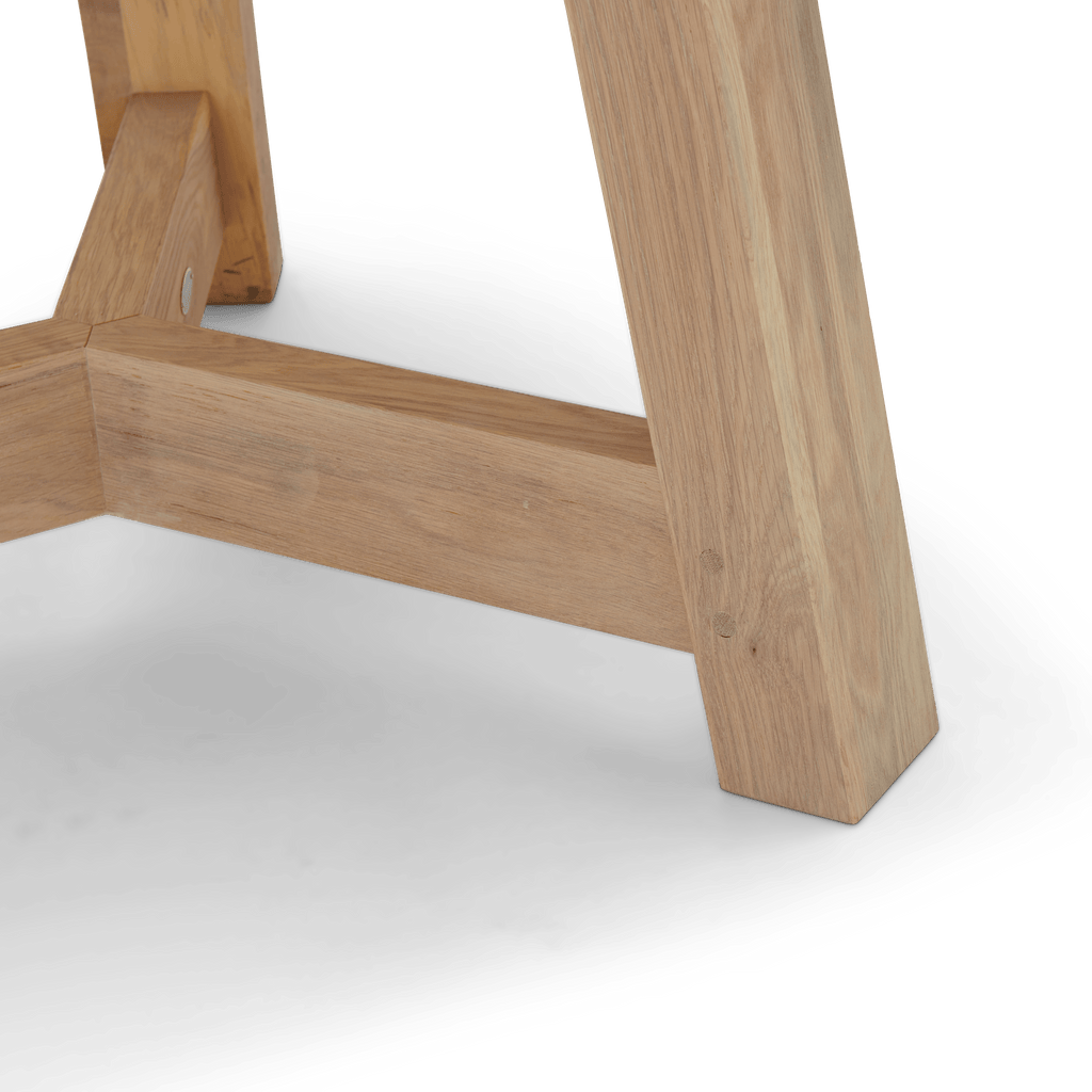 Arundel 6 Seater Round Oak Dining Table