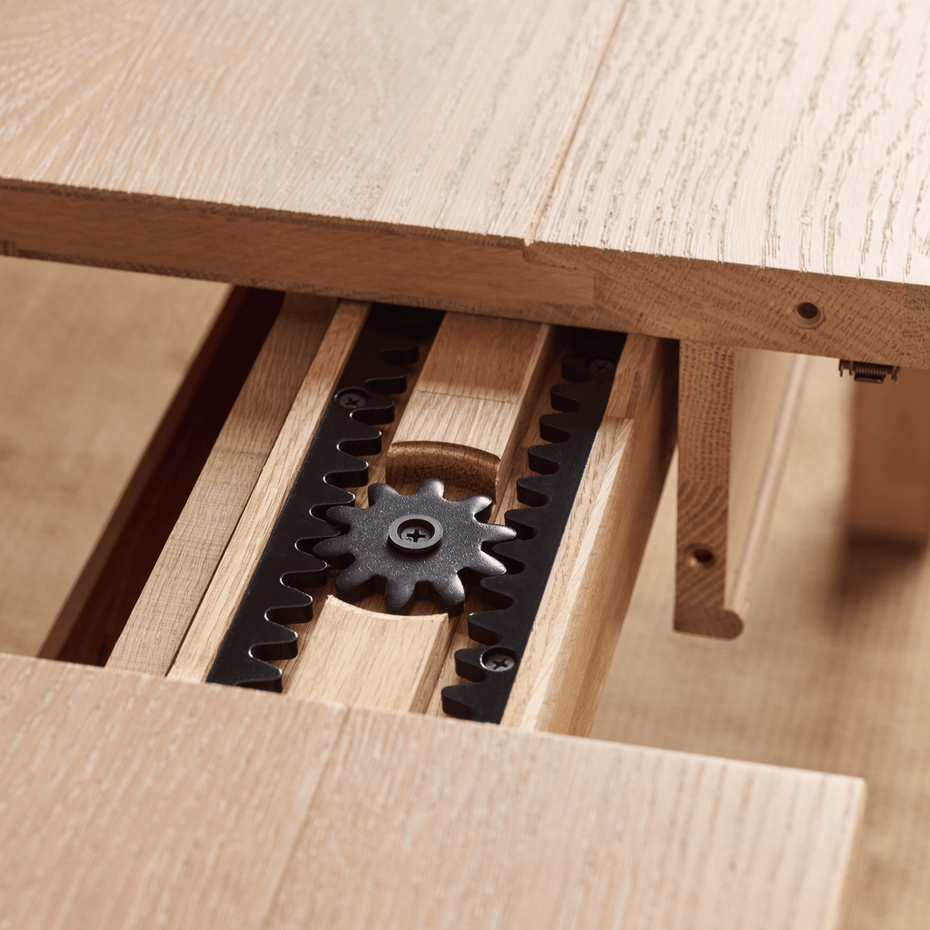 Moreton 6-10 Seater Extendable Oak Dining Table