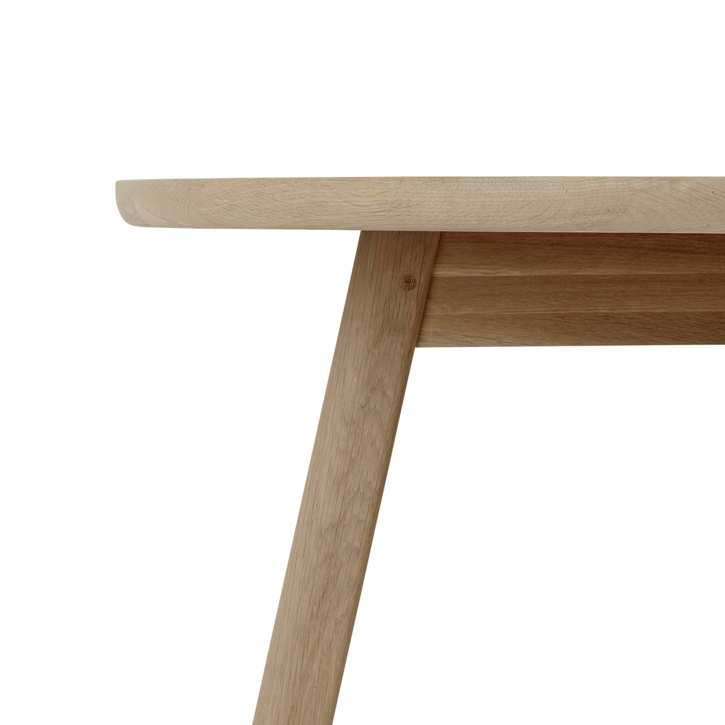 Wycombe 4 Seater Round Oak Dining Table