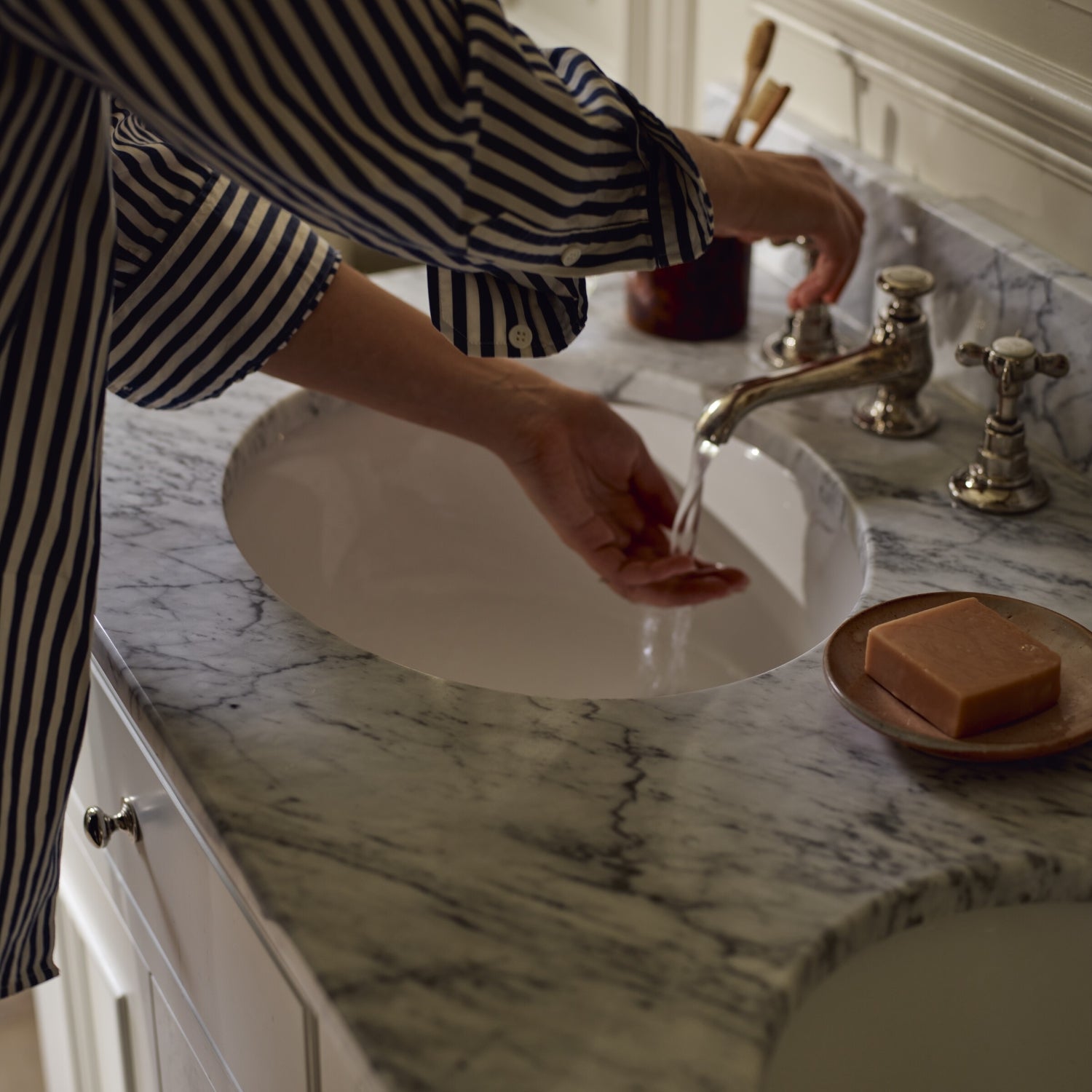 Chichester Undermount Double Door Washstand