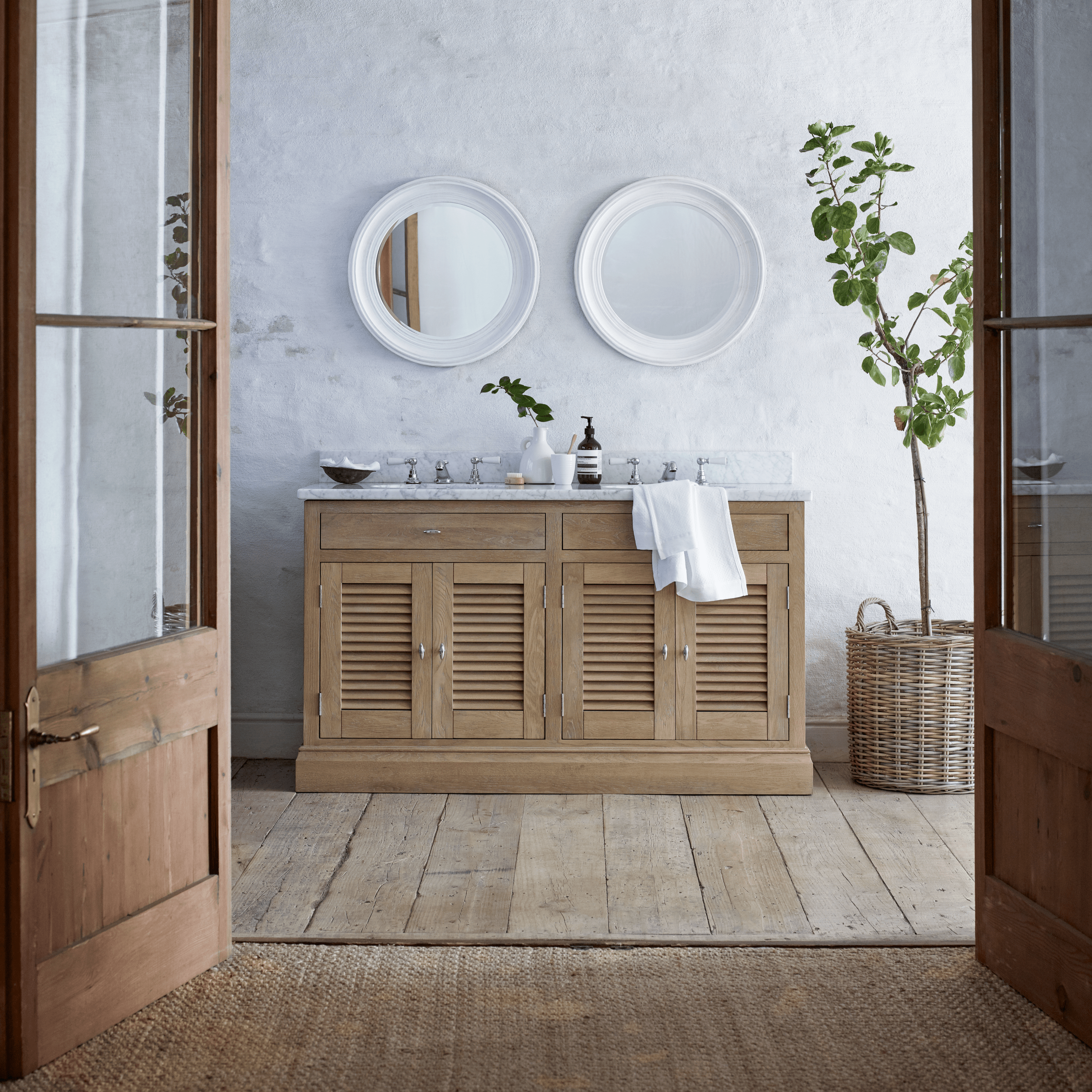 Edinburgh Undermount Double Door Washstand
