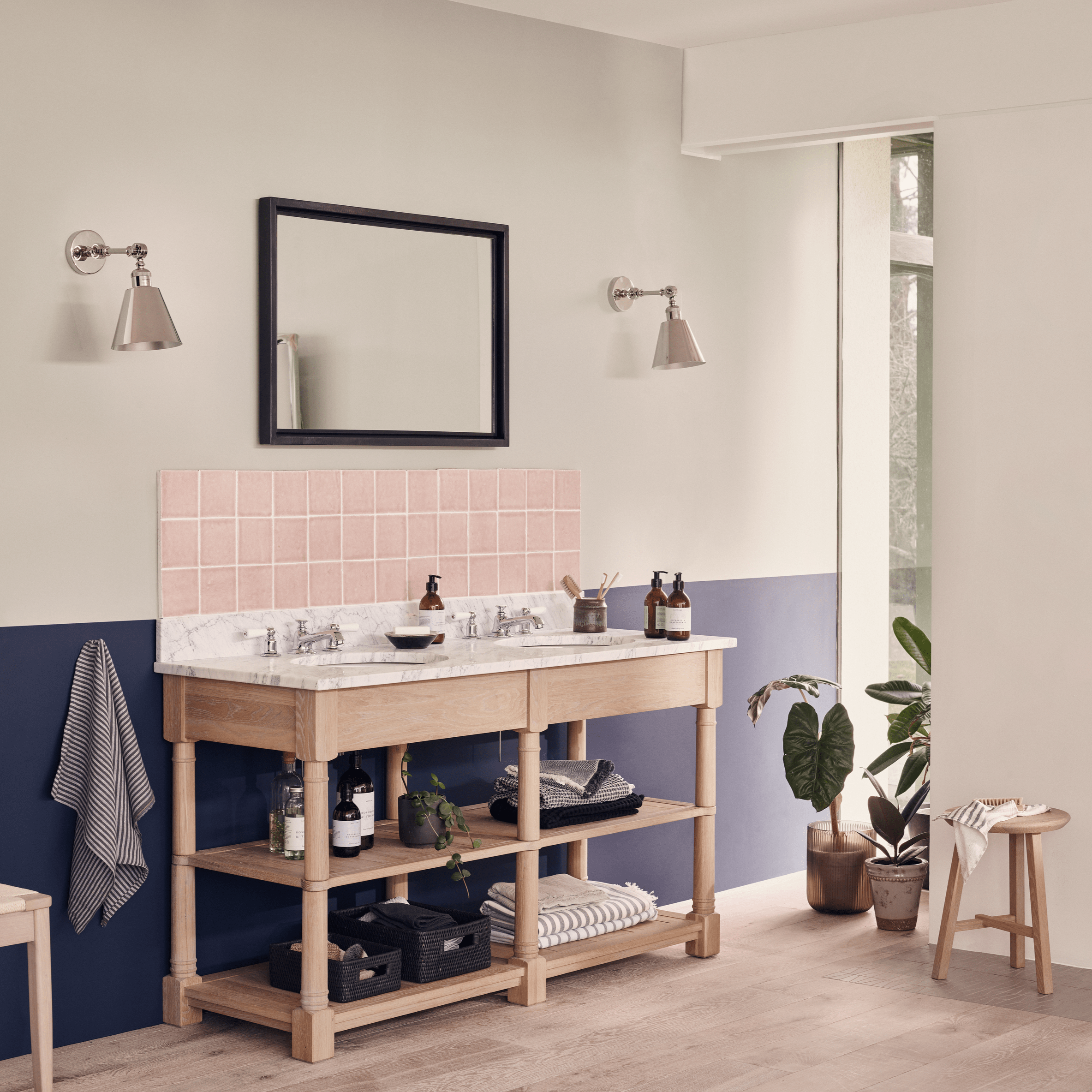 Edinburgh Undermount Open Washstand