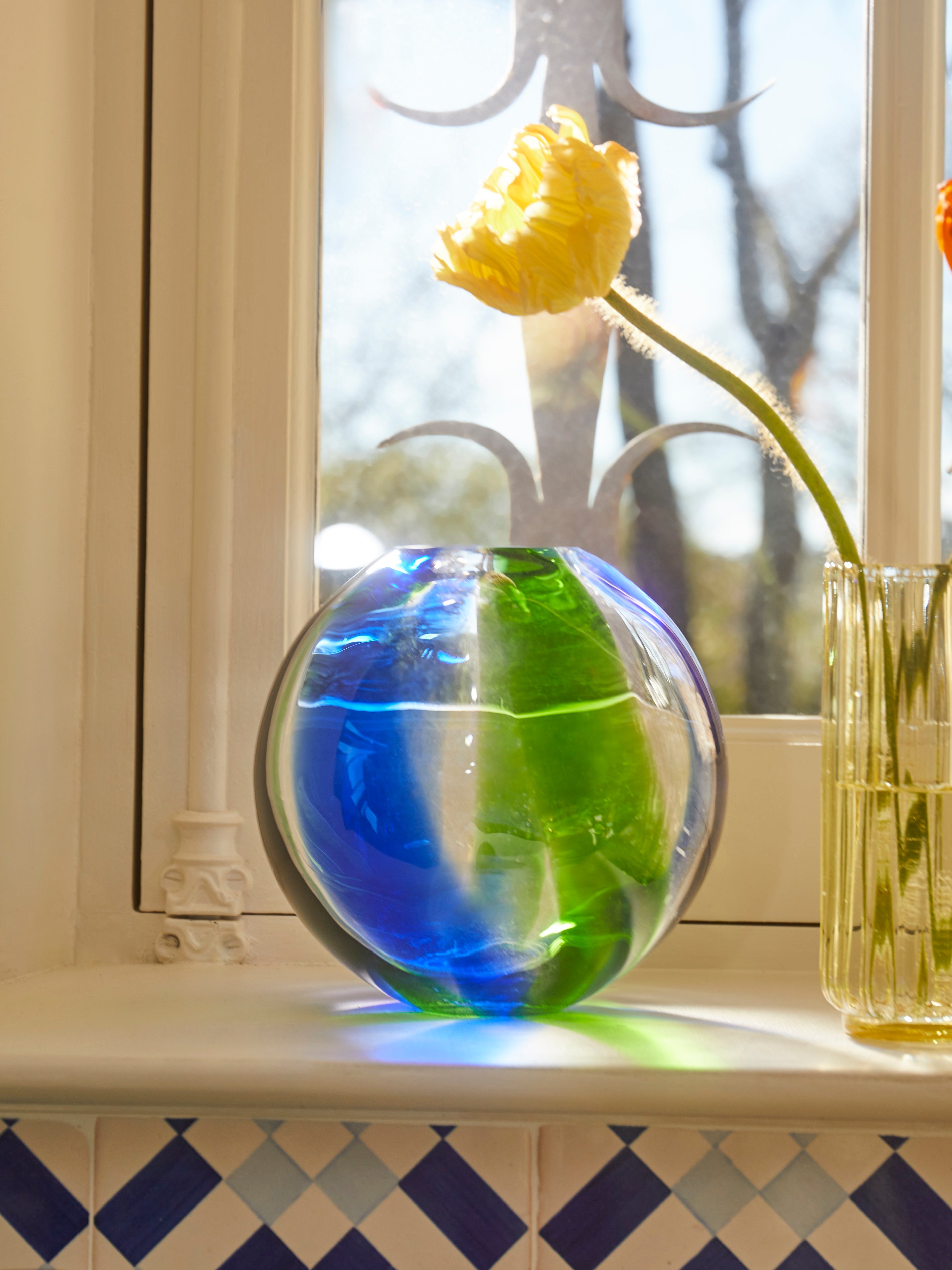 Atria Hand-Blown Murano Glass Vase (6.5in/17cm)