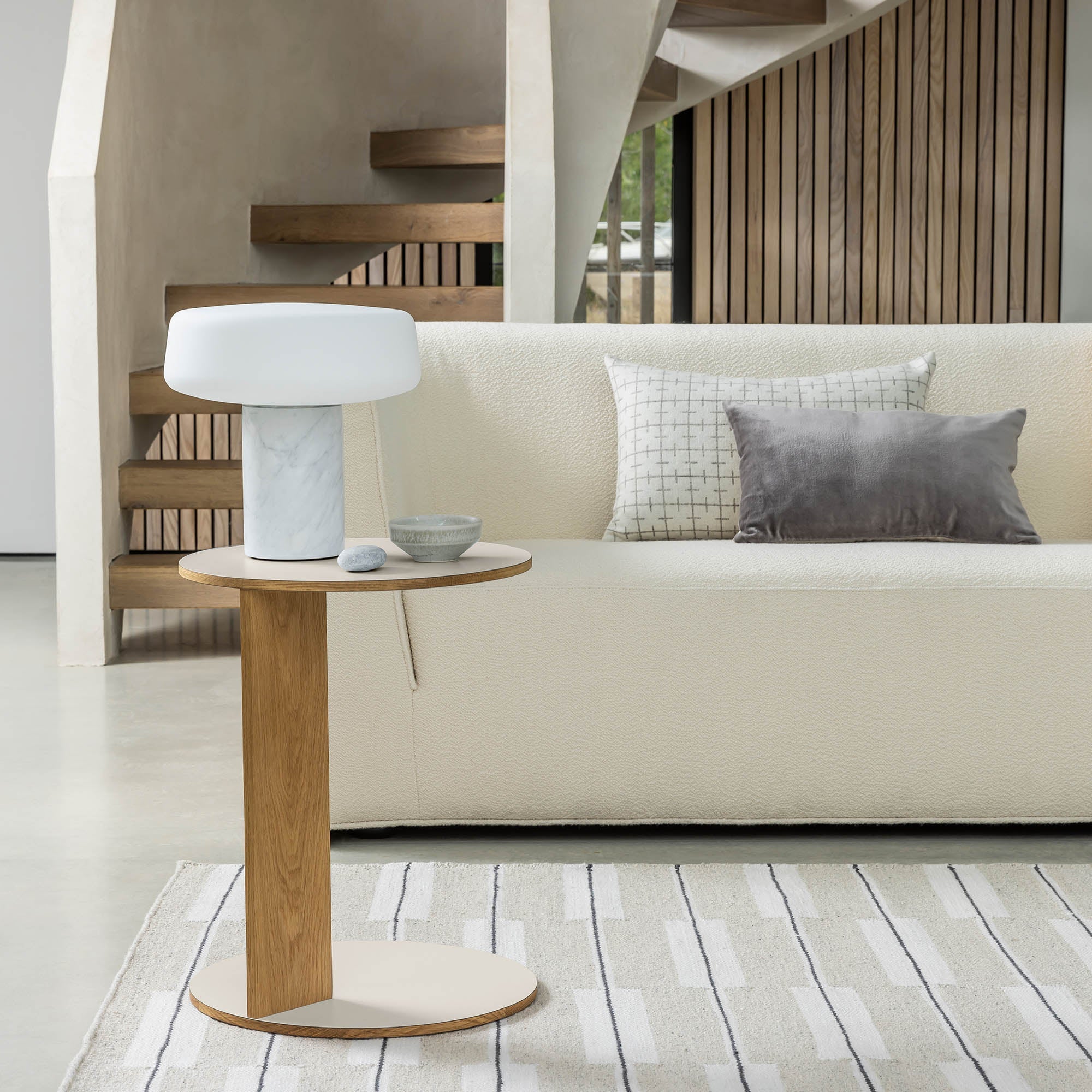 Overhang Round Table