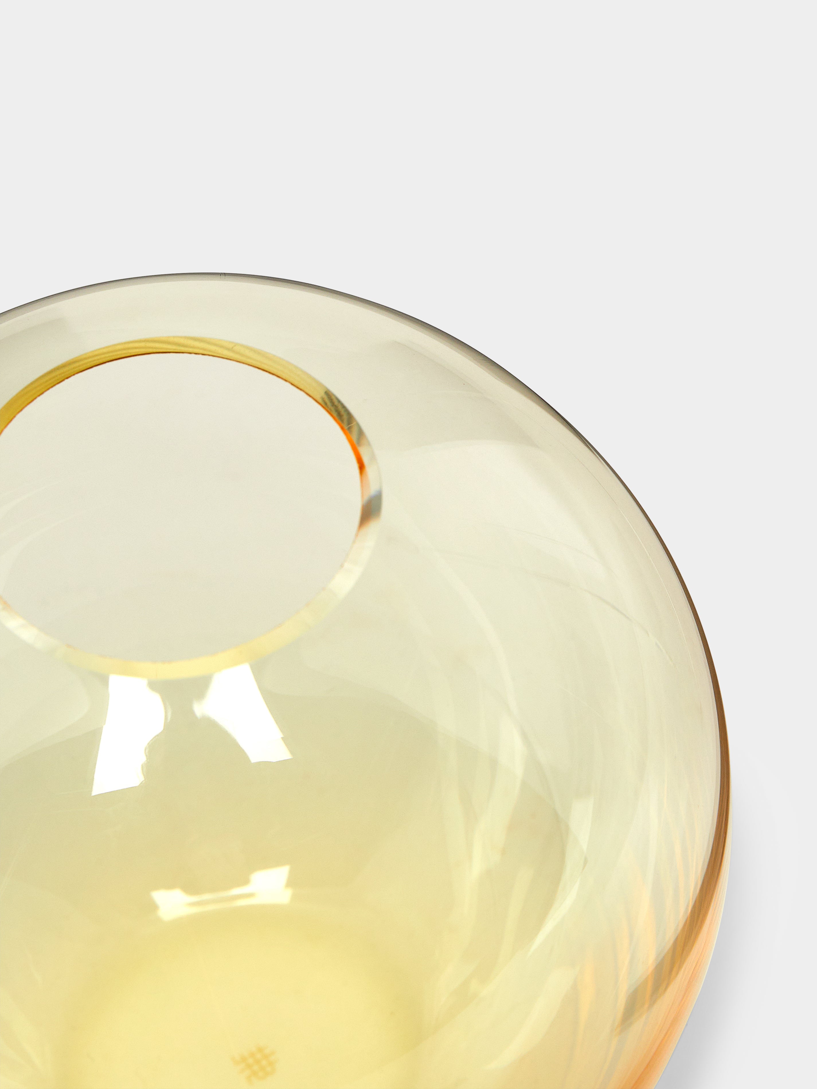 BV60 Flower Hand-Blown Crystal Bud Vase (4in/10cm)