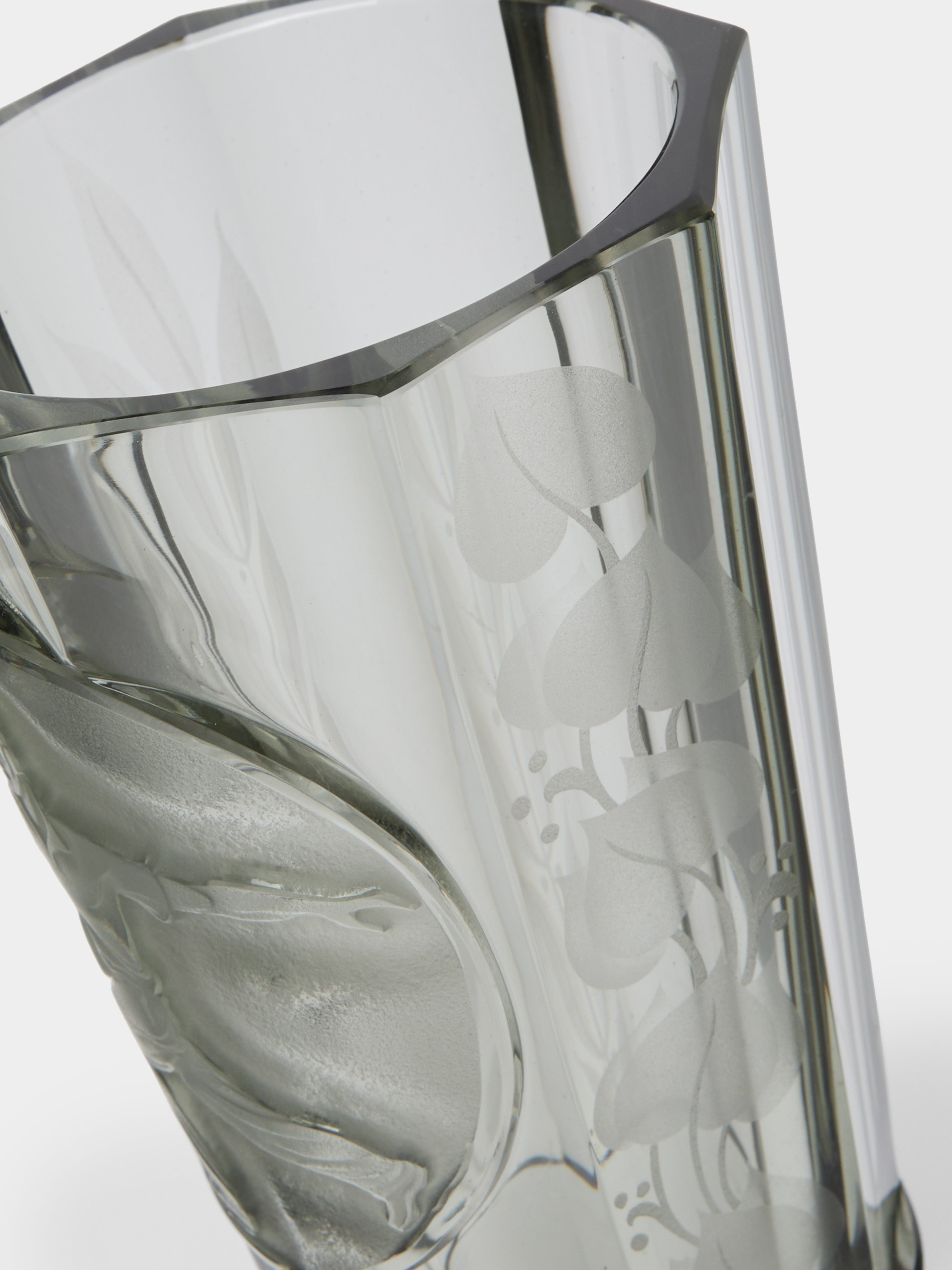 1930s Tennis Hand-Engraved Crystal Vase (10.5in/27cm)
