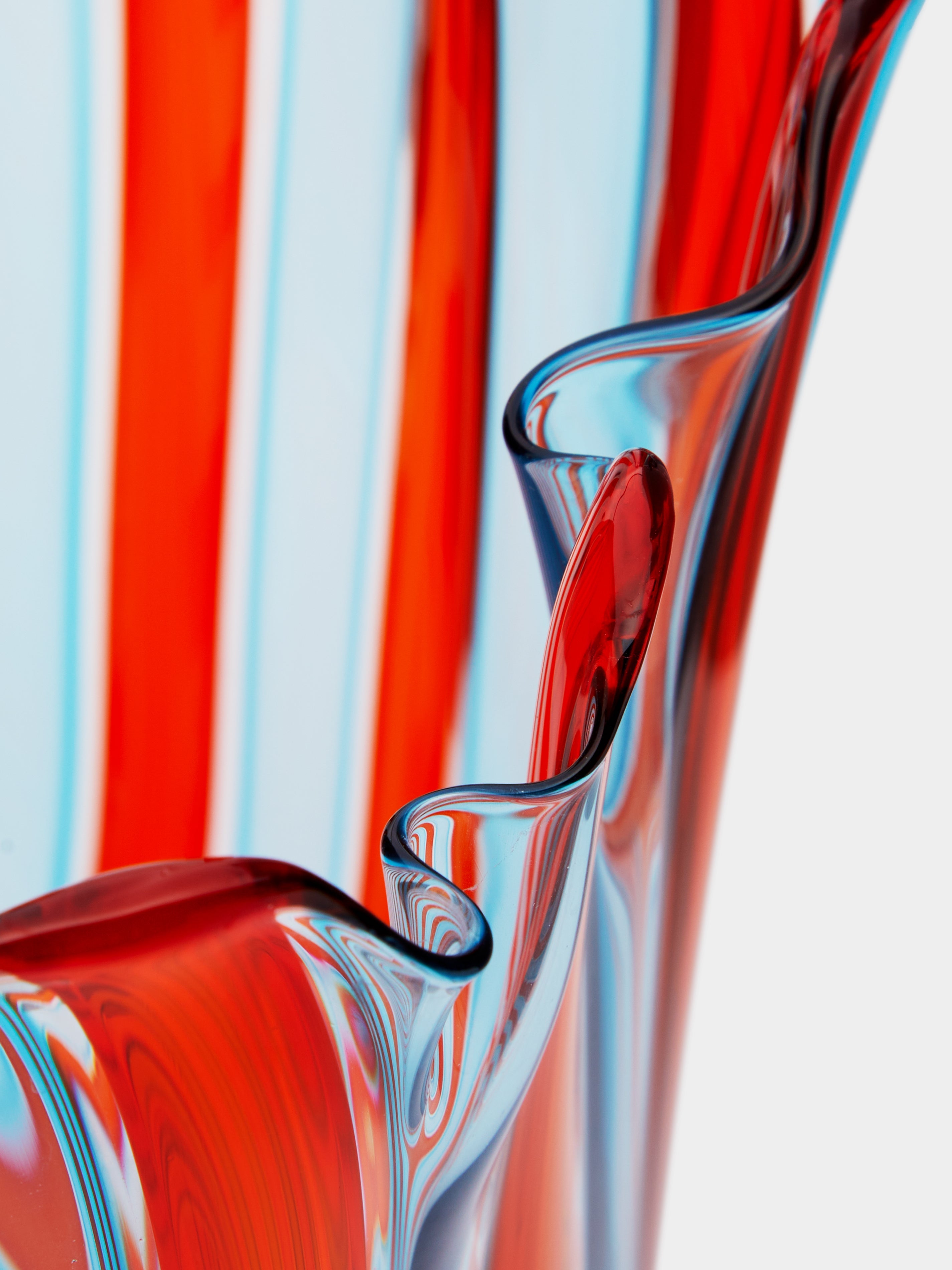 Fazzoletto Hand-Blown Murano Glass Vase (9.5in/24cm)