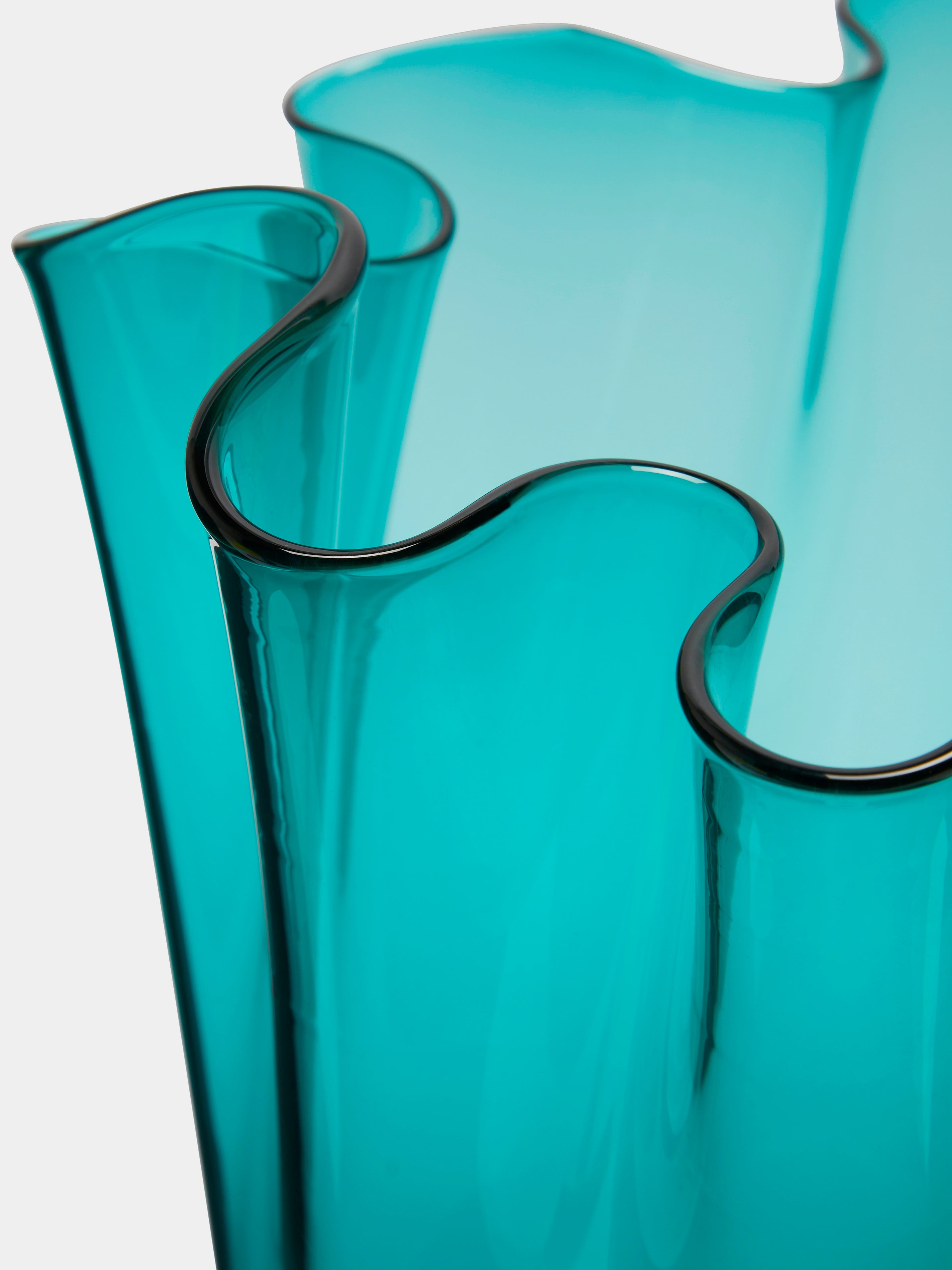Fazzoletto Hand-Blown Murano Glass Vase (12in/31cm)