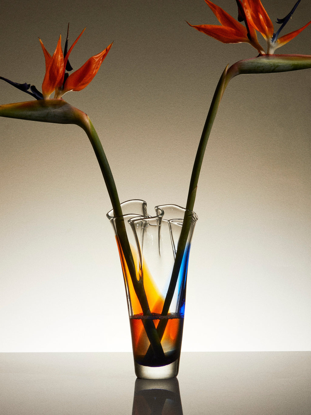 Mid-Century Glass Vase (10.5in/27cm)