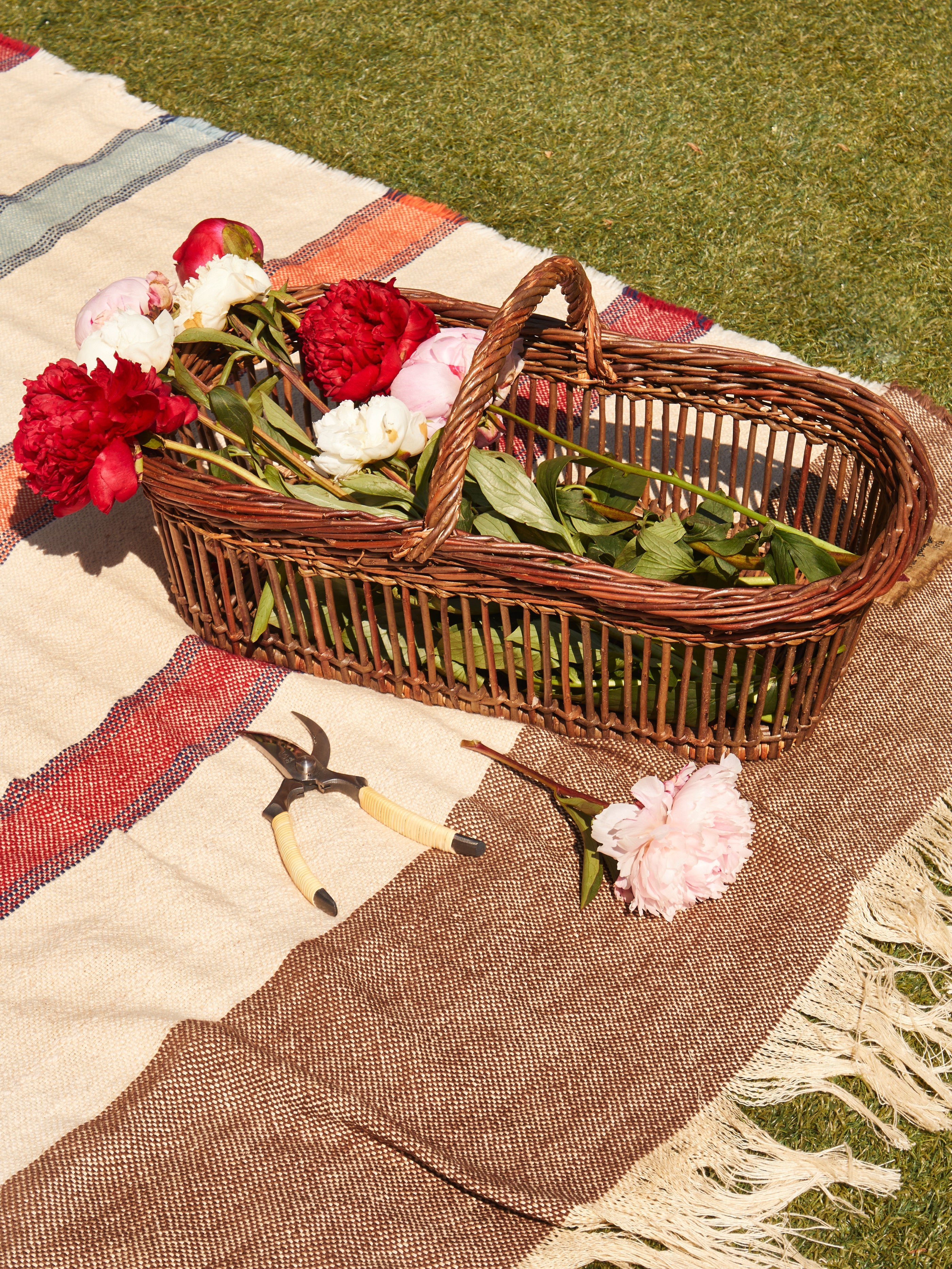 Handwoven Willow Strawberry Basket