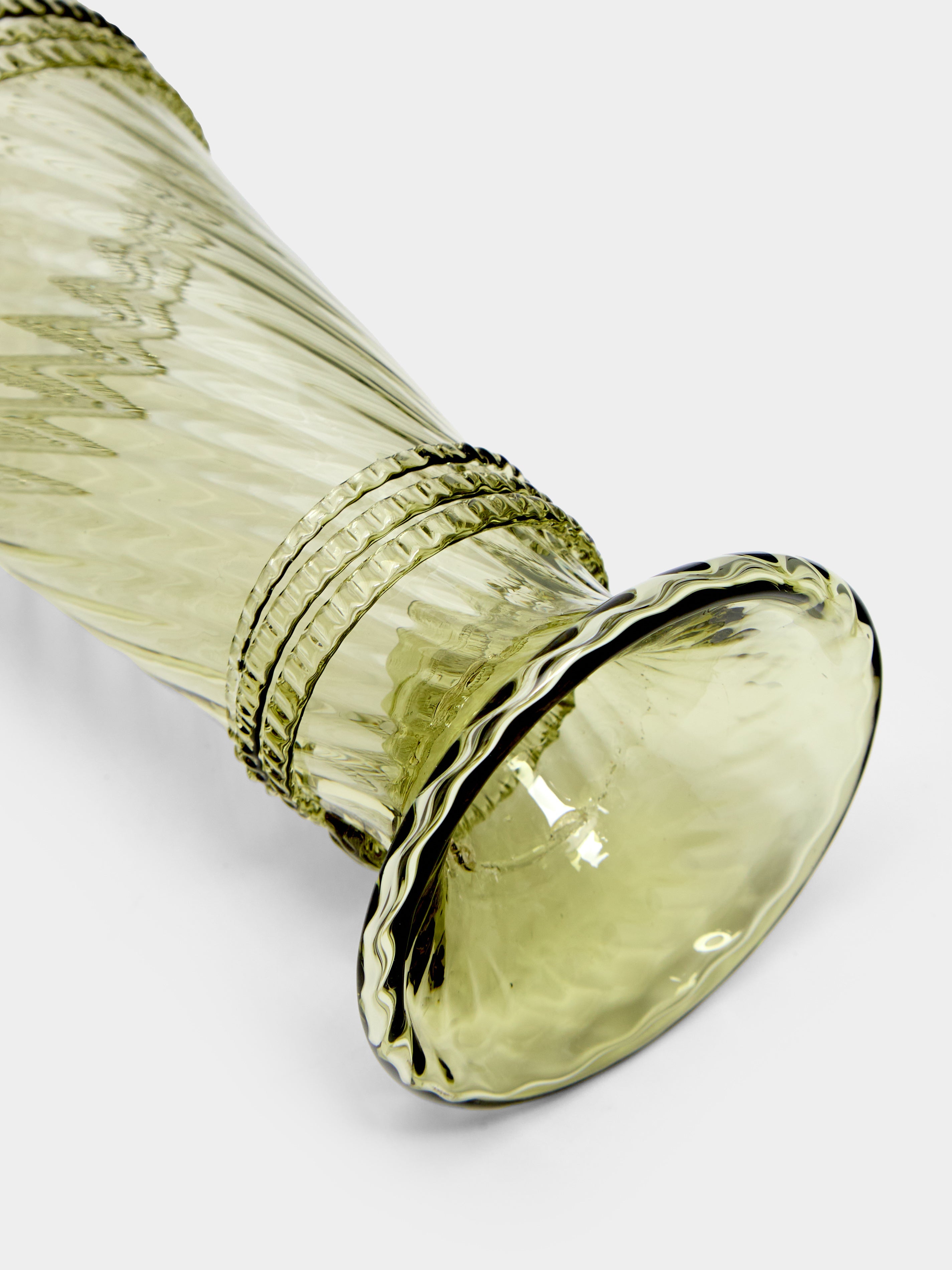 Hand-Blown Glass Bud Vase (6in/15.5cm)