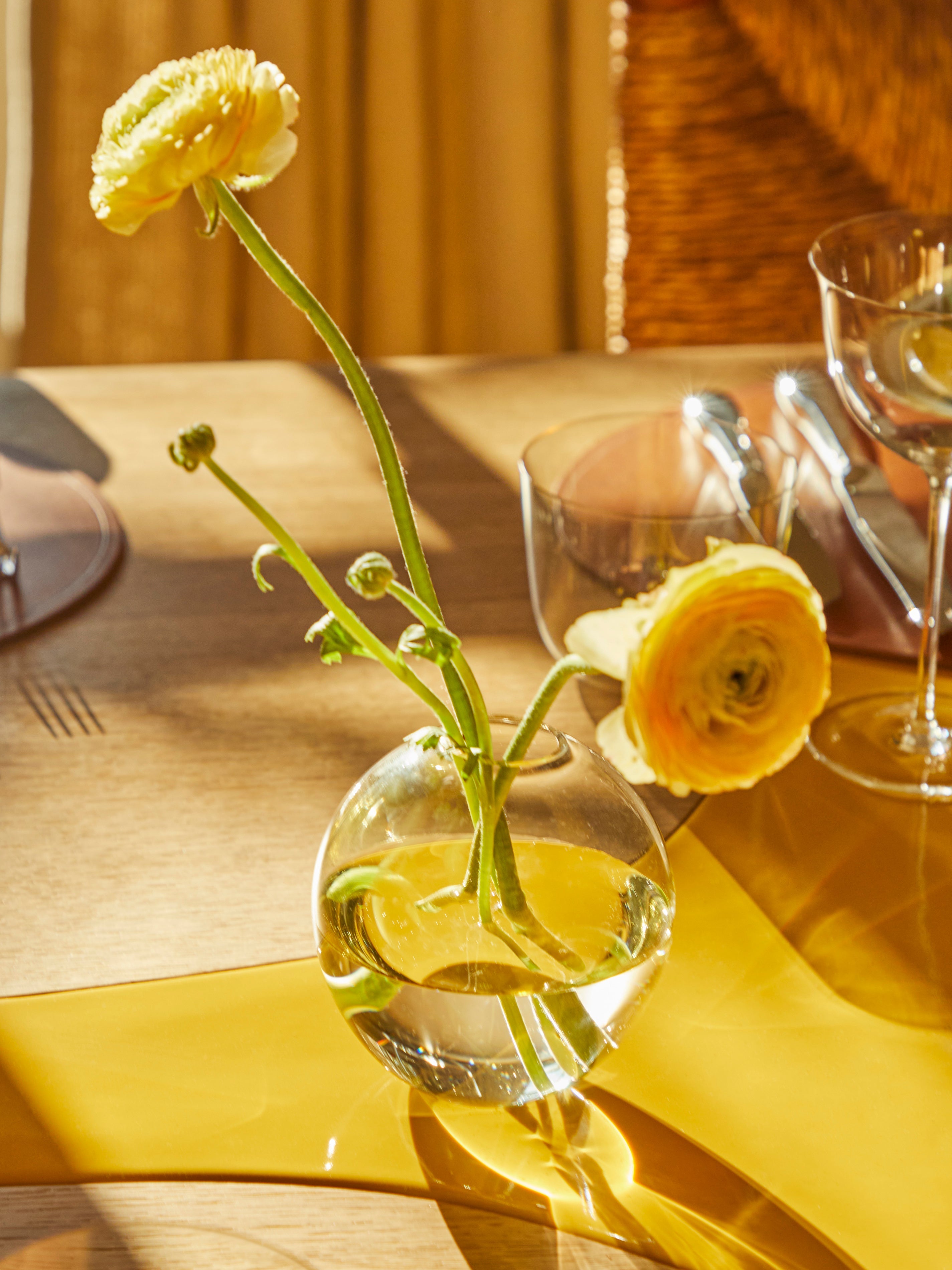 BV60 Flower Hand-Blown Crystal Bud Vase (4in/10cm)